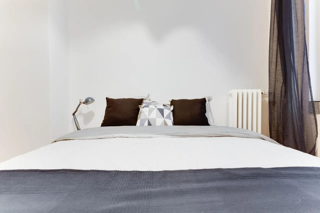 Top Flat 2 Bedrooms In Historical Center - Klimentska Prague Apartment