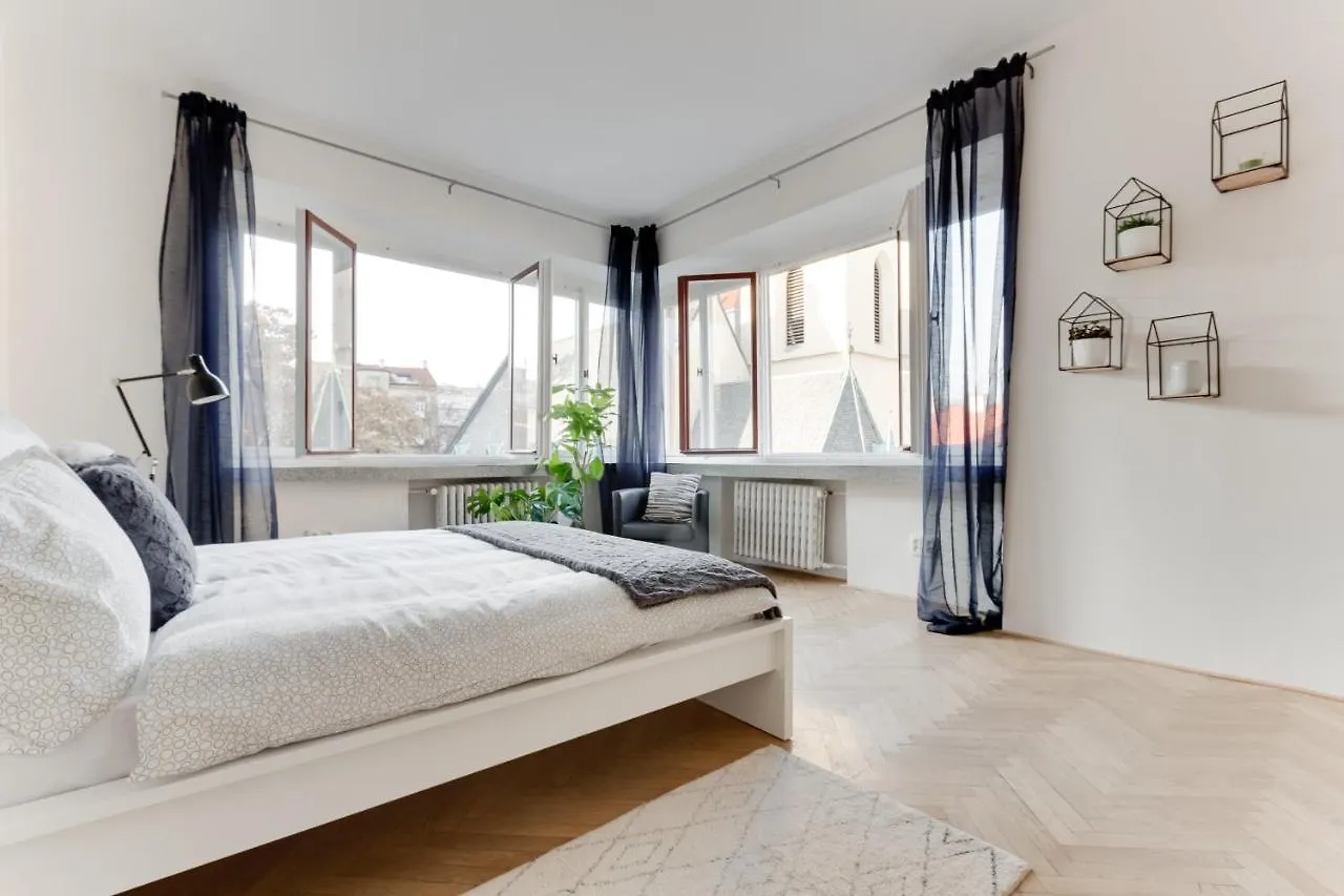 Top Flat 2 Bedrooms In Historical Center - Klimentska Prague Apartment