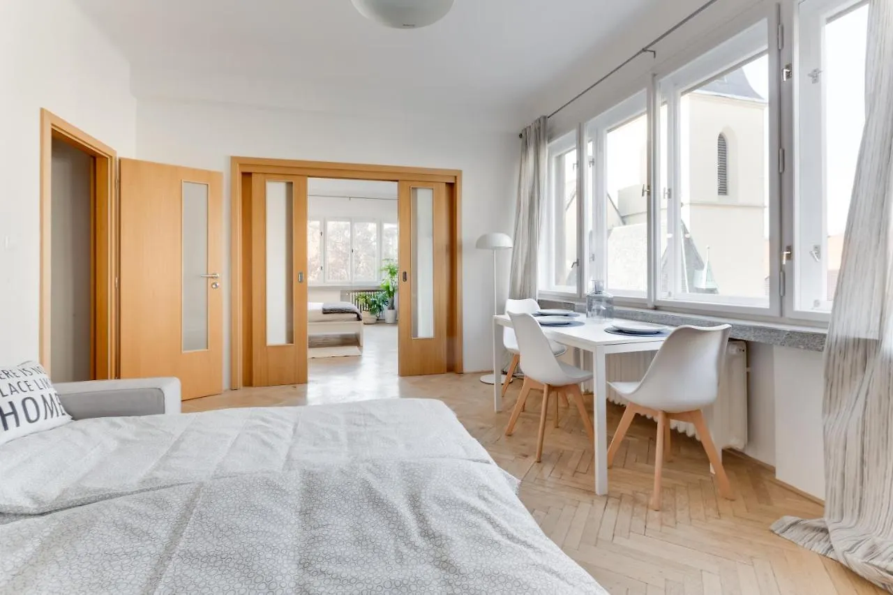 Top Flat 2 Bedrooms In Historical Center - Klimentska Prague Apartment