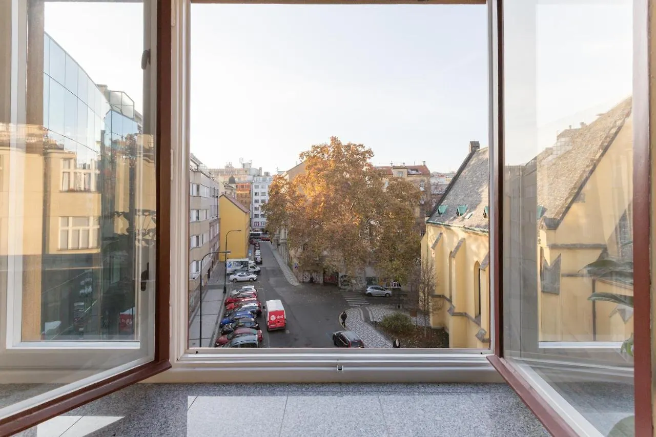 Top Flat 2 Bedrooms In Historical Center - Klimentska Prague Apartment