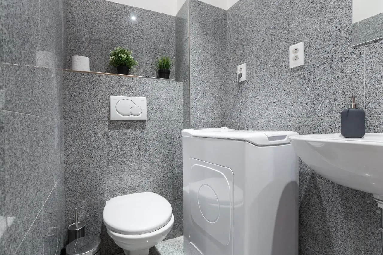 Top Flat 2 Bedrooms In Historical Center - Klimentska Prague Apartment